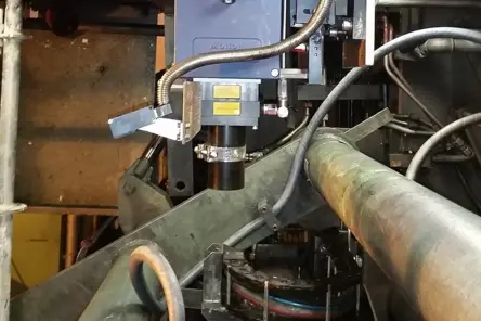 铝冷轧机出口处安装Polytec ProSpeed光学LSV传感器,实现高精度速度检测和轧缝微调控制。